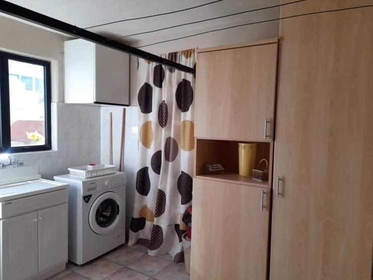 Flat 3 *